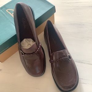 NWT Clarks loafers brown size 8.5